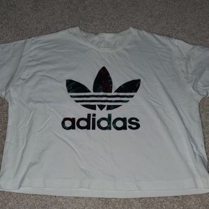 Cropped Adidas T-Shirt